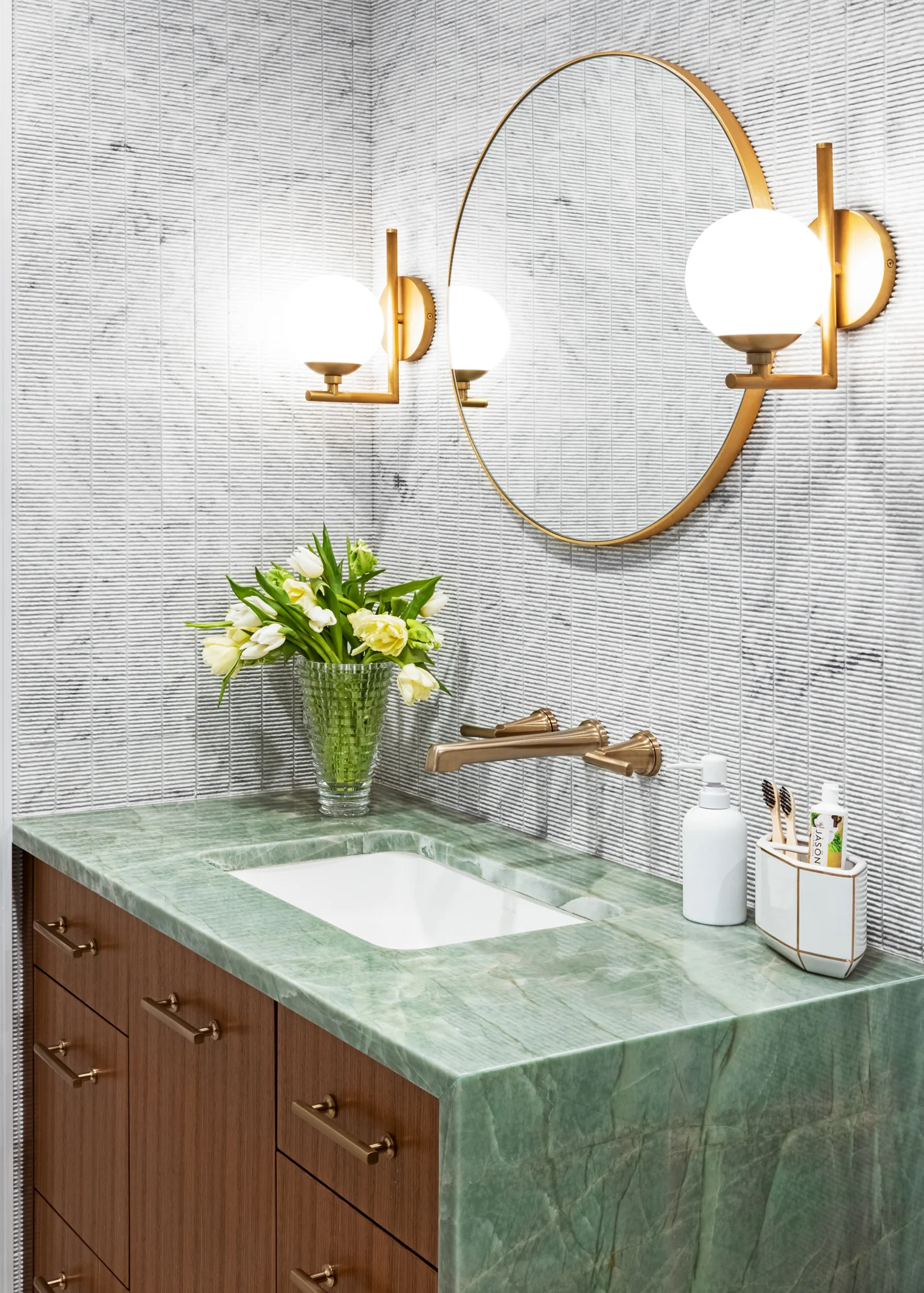 Does coffee stain quartzite